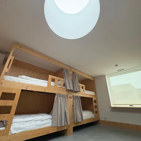 Hostel Angeiras *