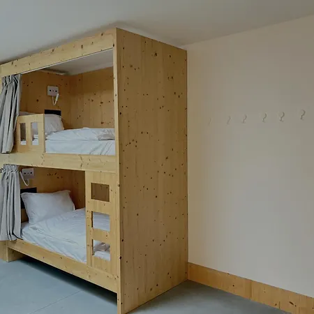 Angeiras Hostel